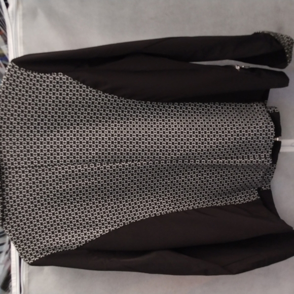 Zenergy black and grety jacket size 2 - Picture 3 of 3
